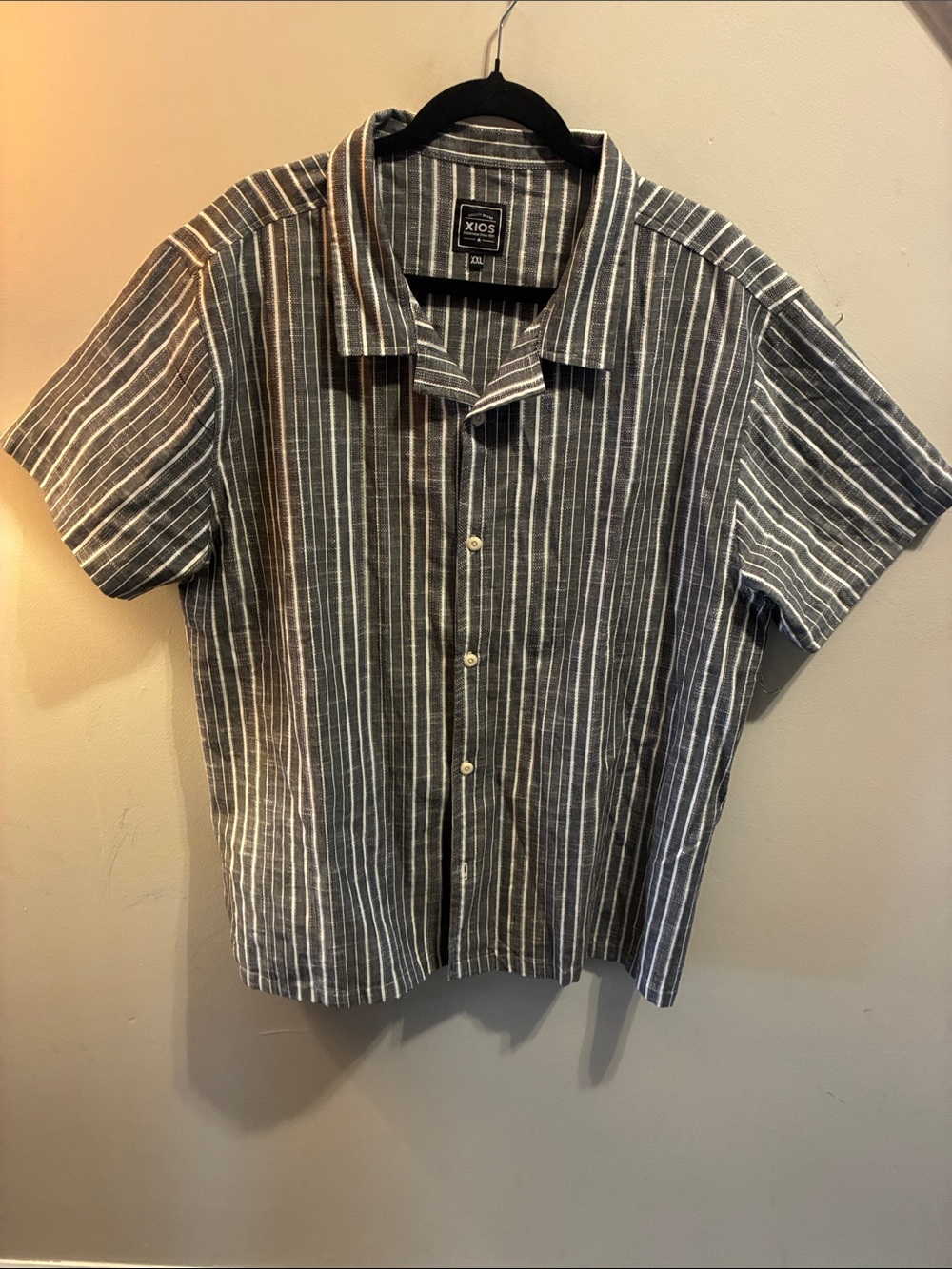 Short-Sleeve Vertical Stripe Button-Down Shirt in Charcoal and White